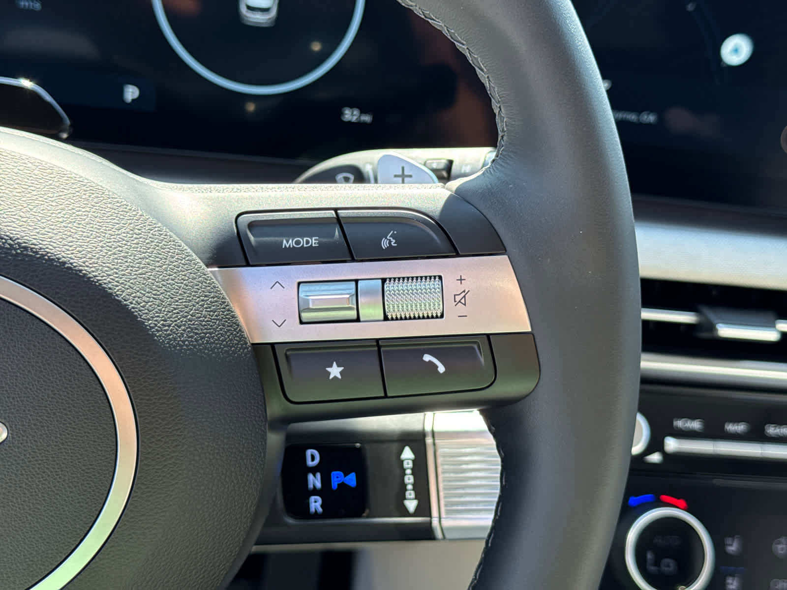 New 2025 Hyundai Tucson Limited image 17