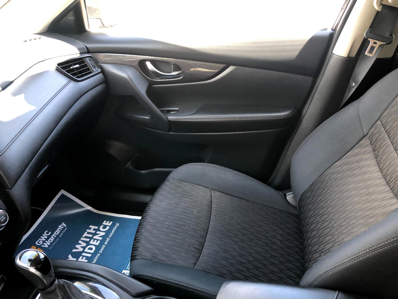 Used 2019 Nissan Rogue SV image 23
