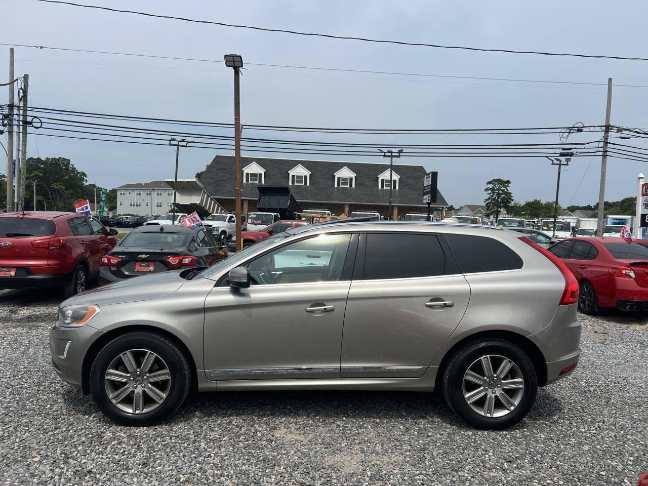 Used 2016 Volvo XC60 T6 Platinum w/ Climate Package AWD/4WD image 5
