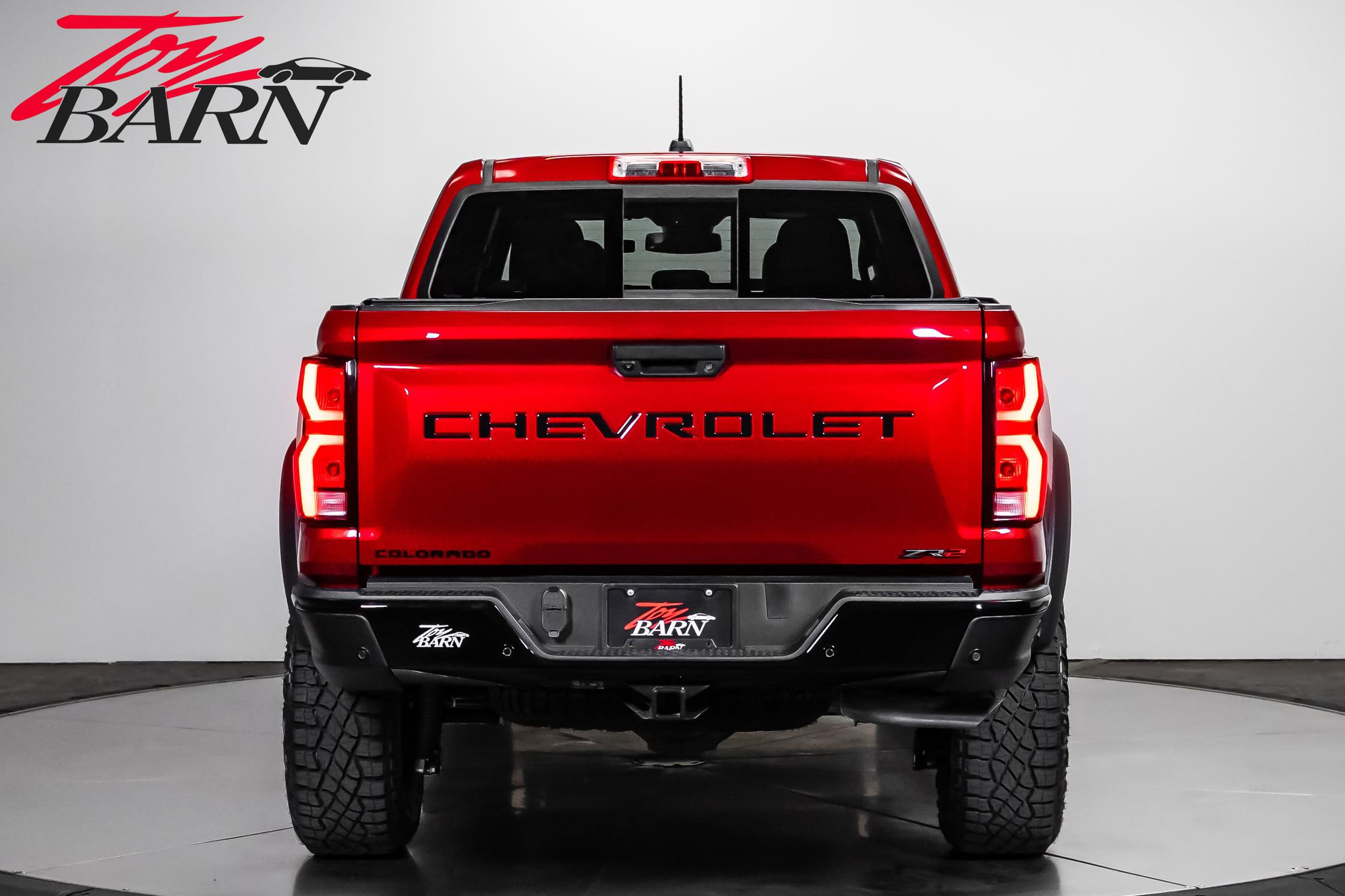 Used 2026 Chevrolet Colorado ZR2 w/ Technology Package AWD/4WD image 4