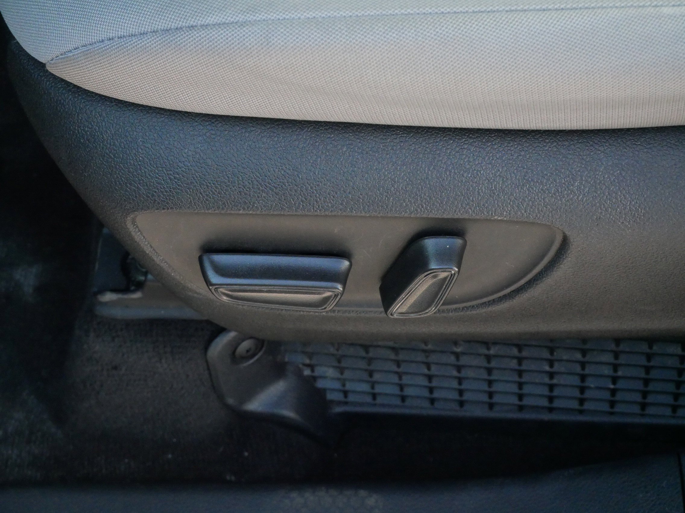 Certified 2025 Toyota Sienna LE image 20