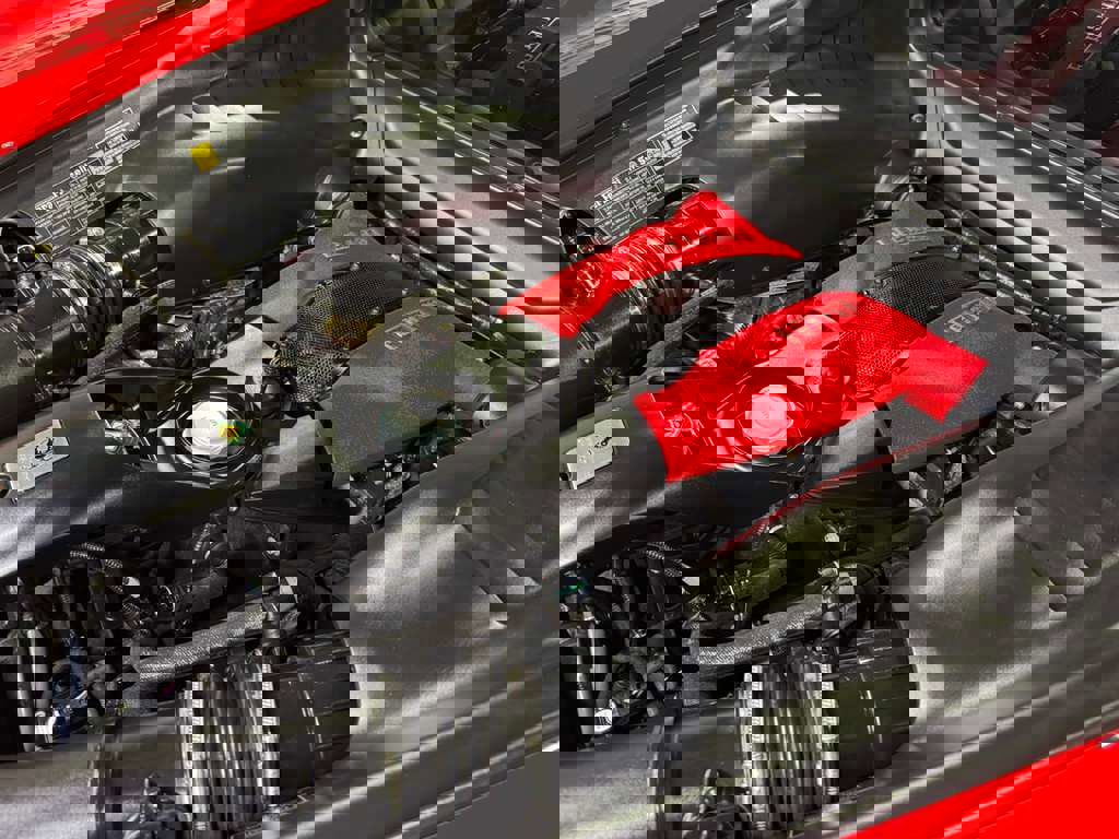 Used 2022 Ferrari F8 Tributo image 40