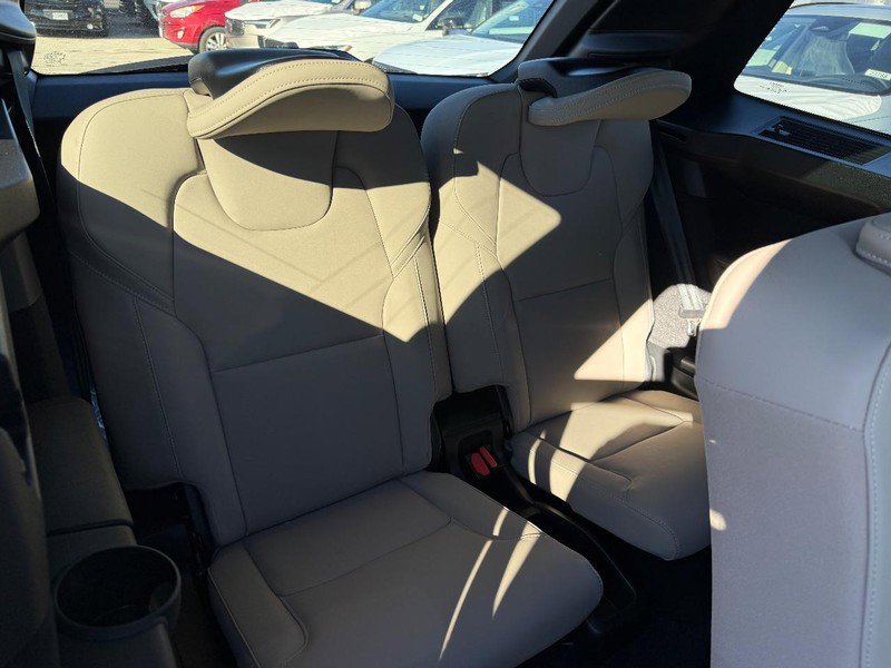 New 2026 Volvo XC90 B6 Plus w/ Protection Package Premier image 5