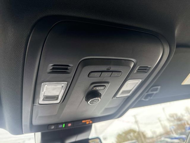 Used 2024 Chevrolet Suburban LT image 29