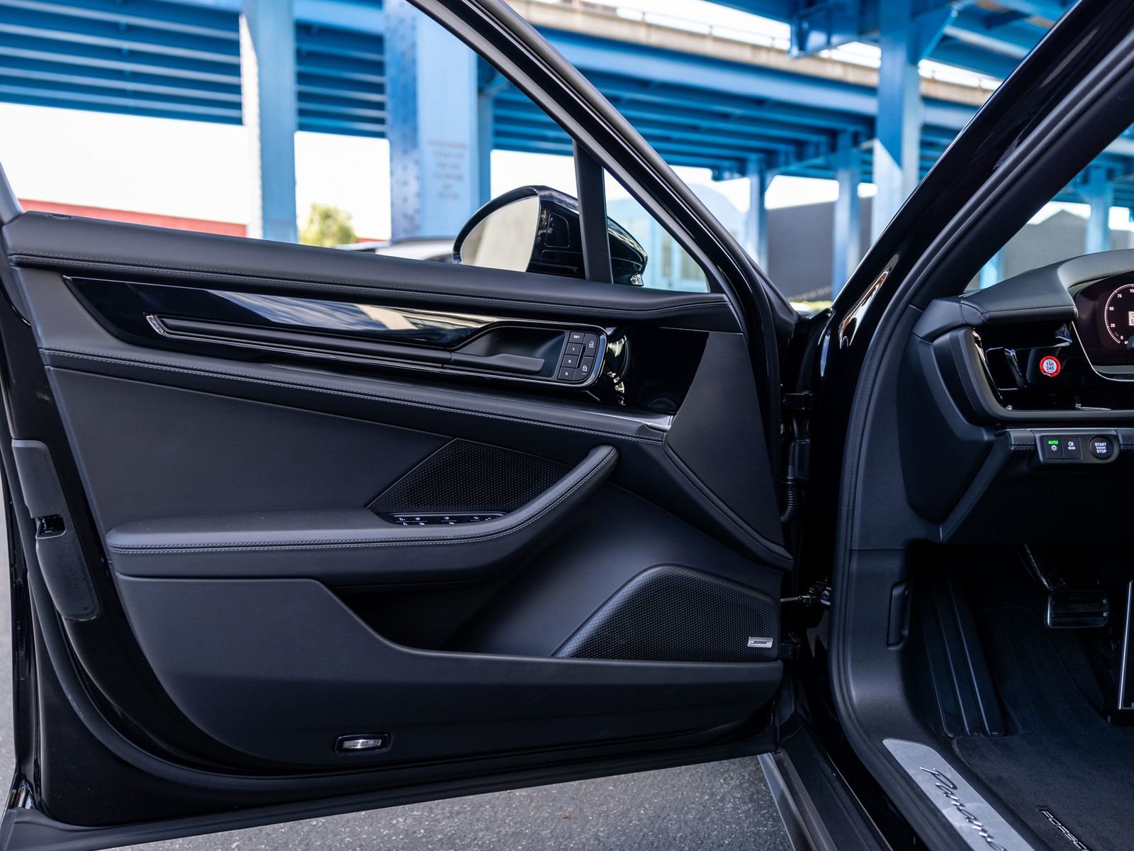 Certified 2025 Porsche Panamera RWD image 38