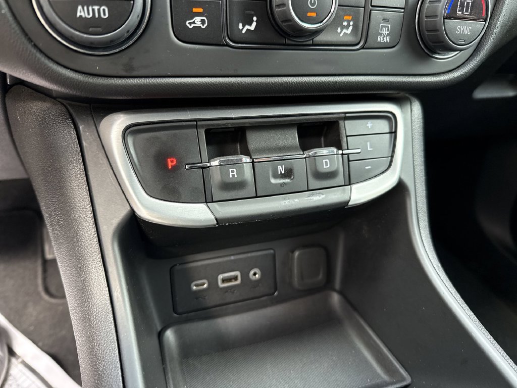 Used 2024 GMC Terrain SLE w/ Driver Convenience Package AWD/4WD image 28