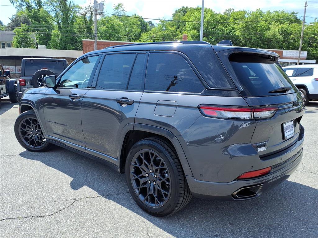 Used 2025 Jeep Grand Cherokee Summit w/ Obsidian Package AWD/4WD image 6