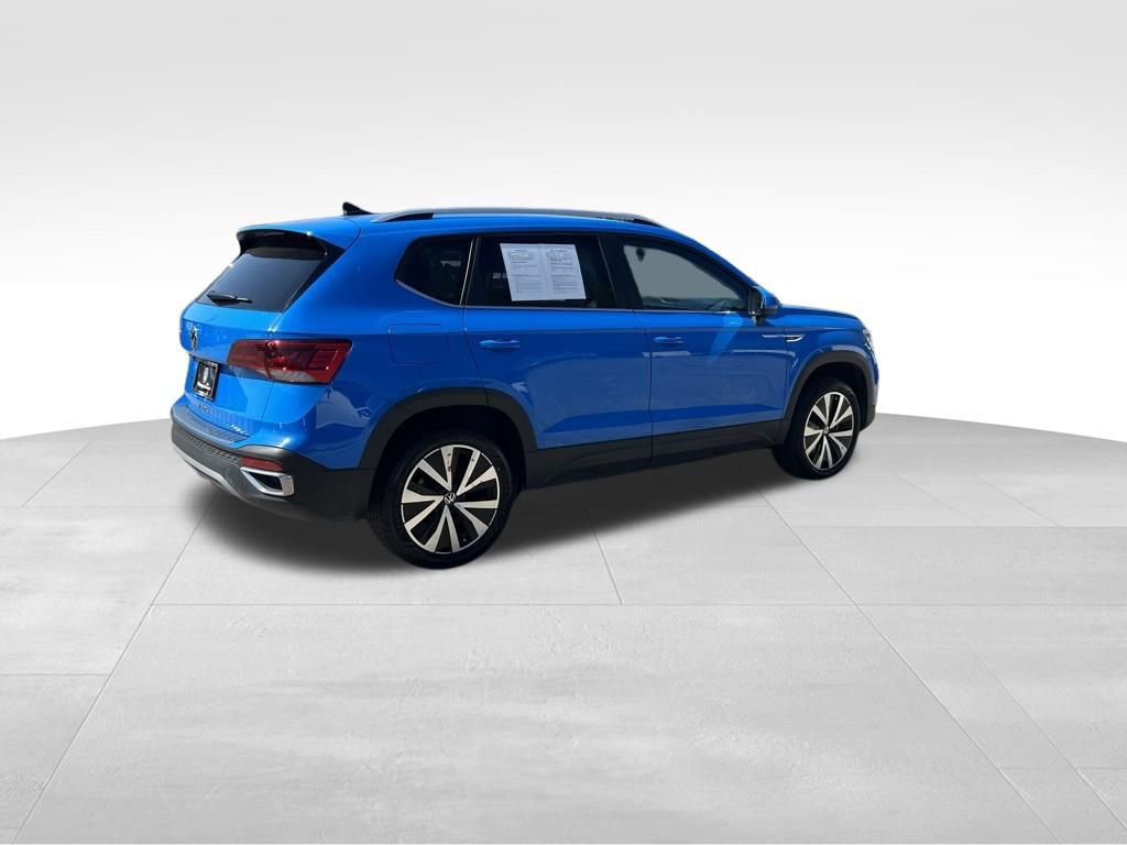 Certified 2023 Volkswagen Taos SE image 5