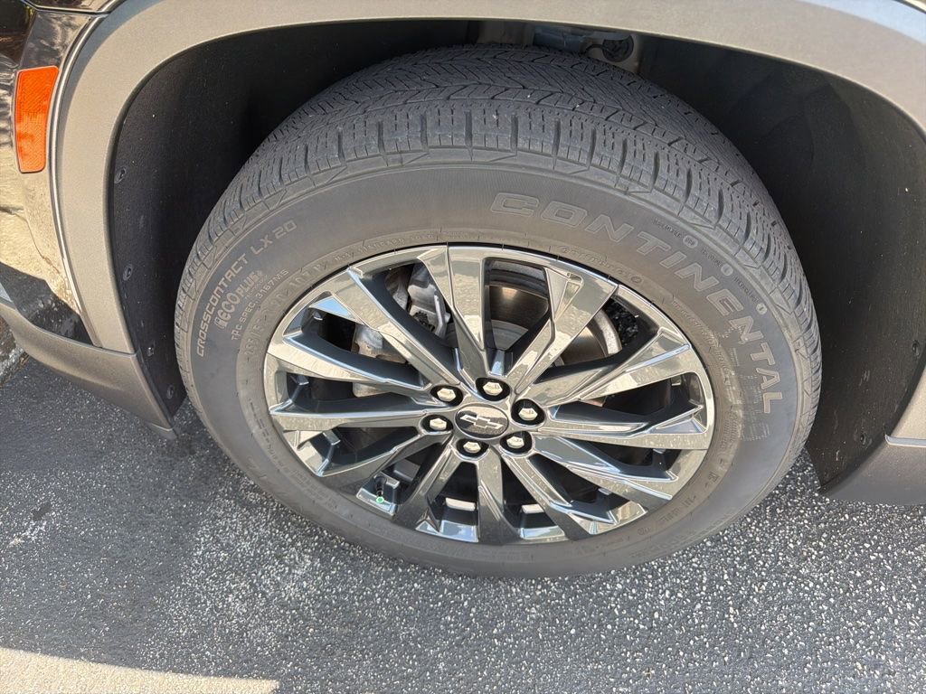 Used 2023 Chevrolet Traverse RS FWD image 8