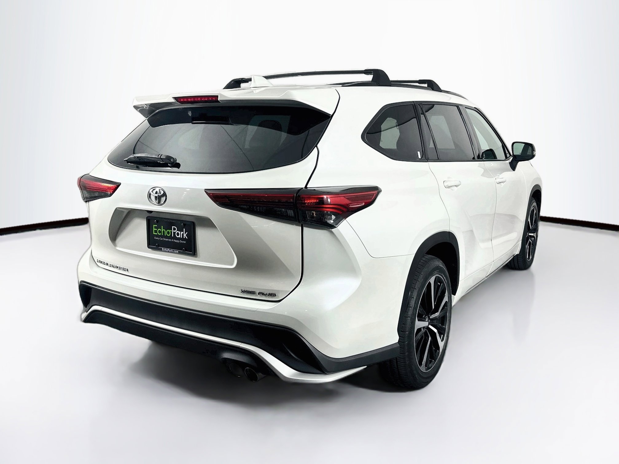 Used 2021 Toyota Highlander XSE AWD/4WD image 9