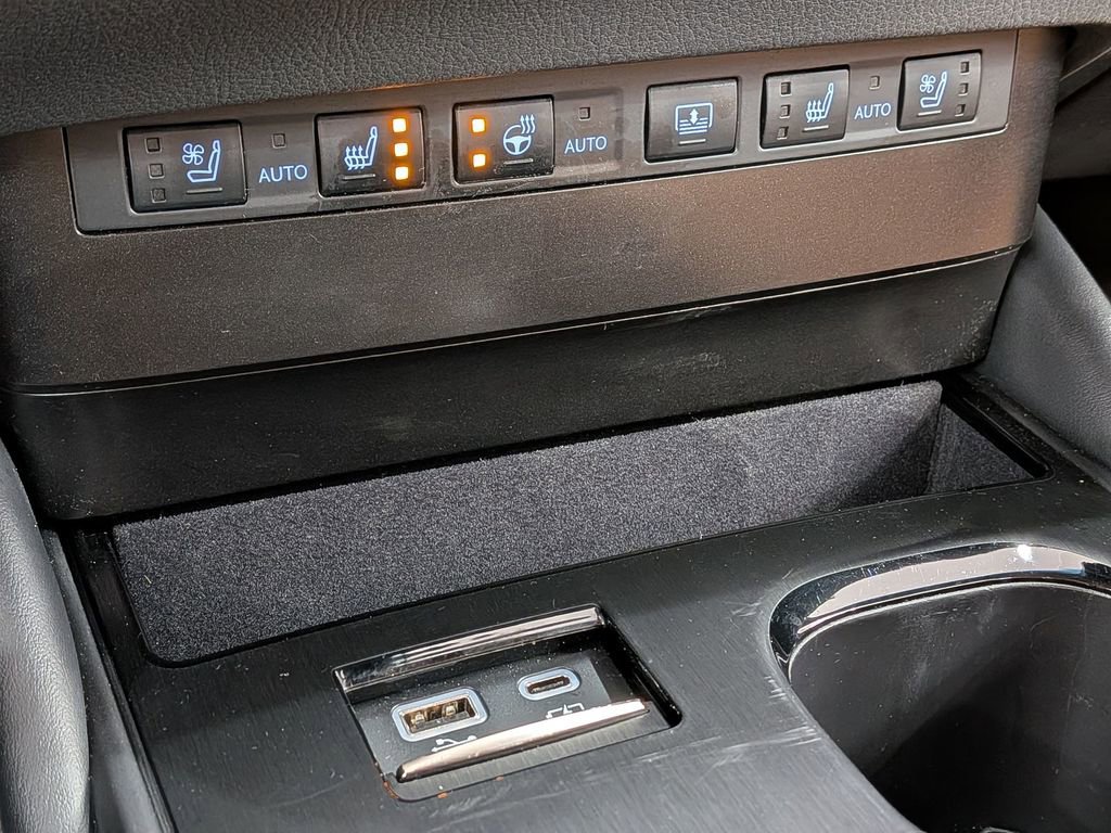 Certified 2024 Lexus ES 300h Ultra Luxury w/ Accessory Package (Z2) image 27