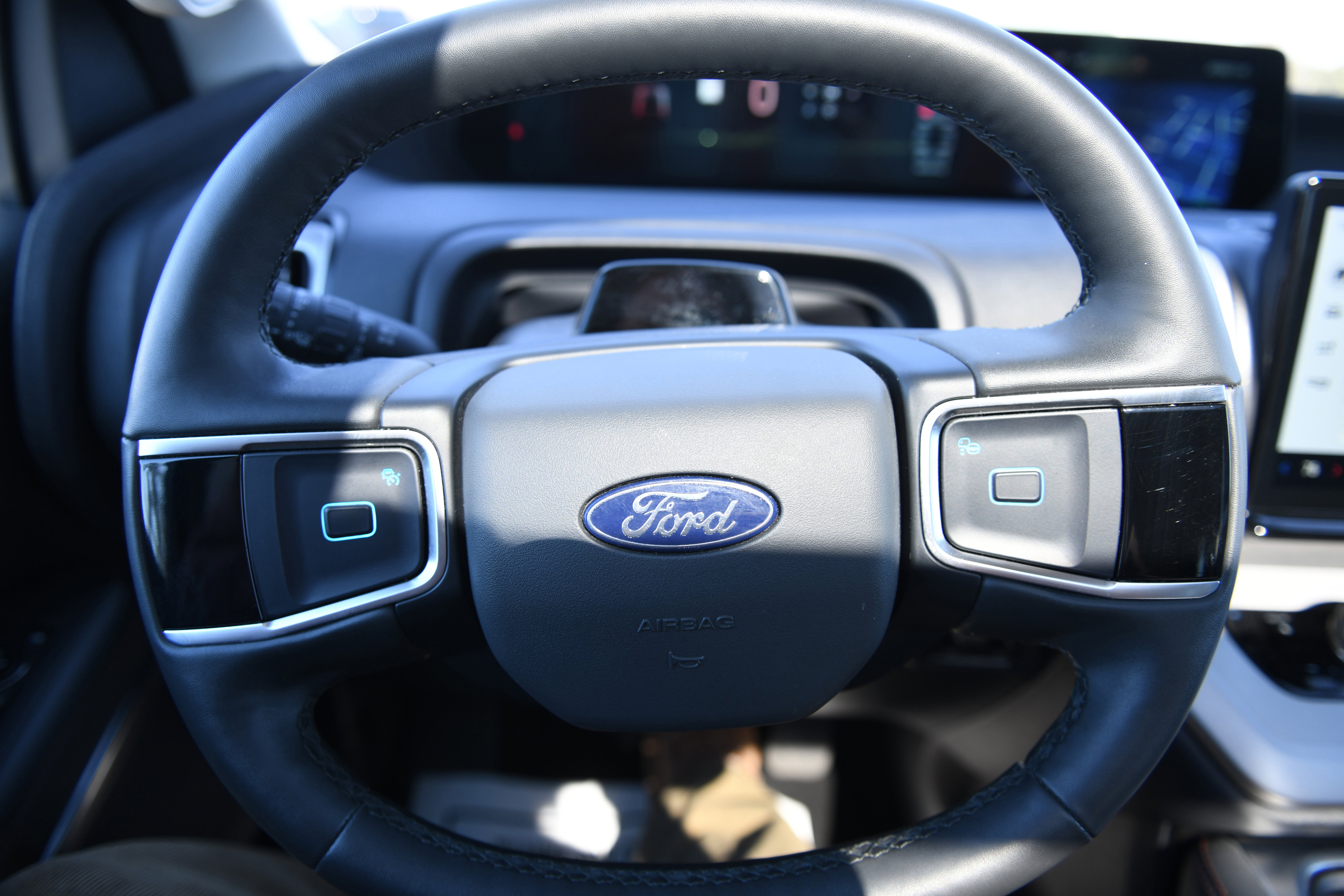 Used 2025 Ford Expedition Active image 24