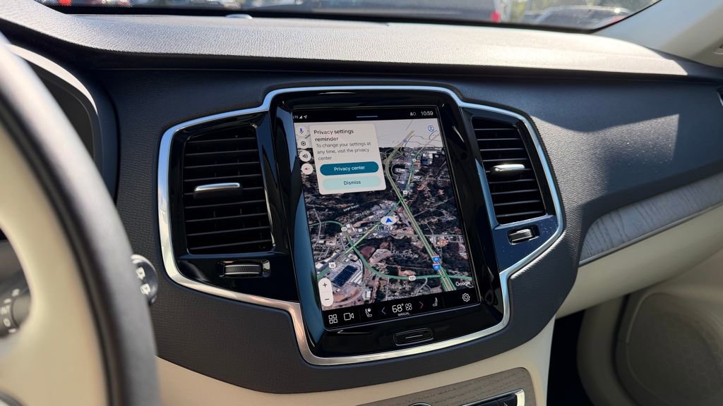 Used 2025 Volvo XC90 T8 Plus w/ Protection Package image 10