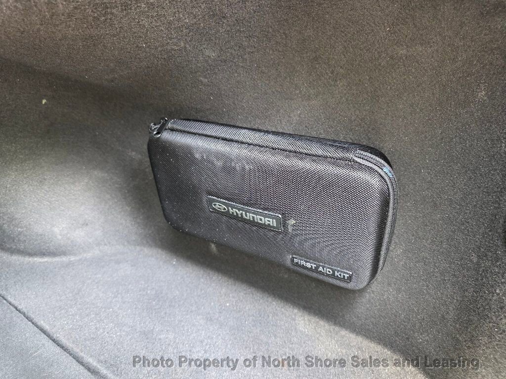 Used 2013 Hyundai Equus Signature RWD image 40