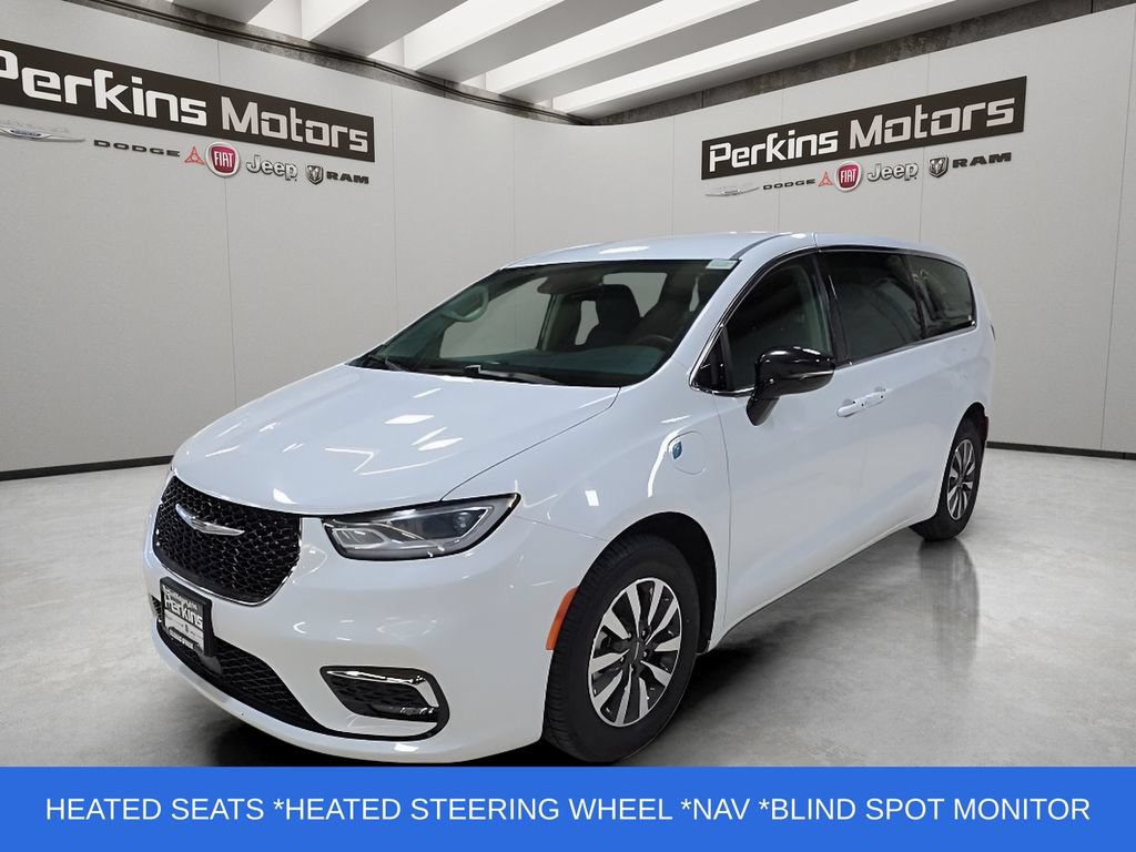 Used 2024 Chrysler Pacifica Limited FWD 360° Tour