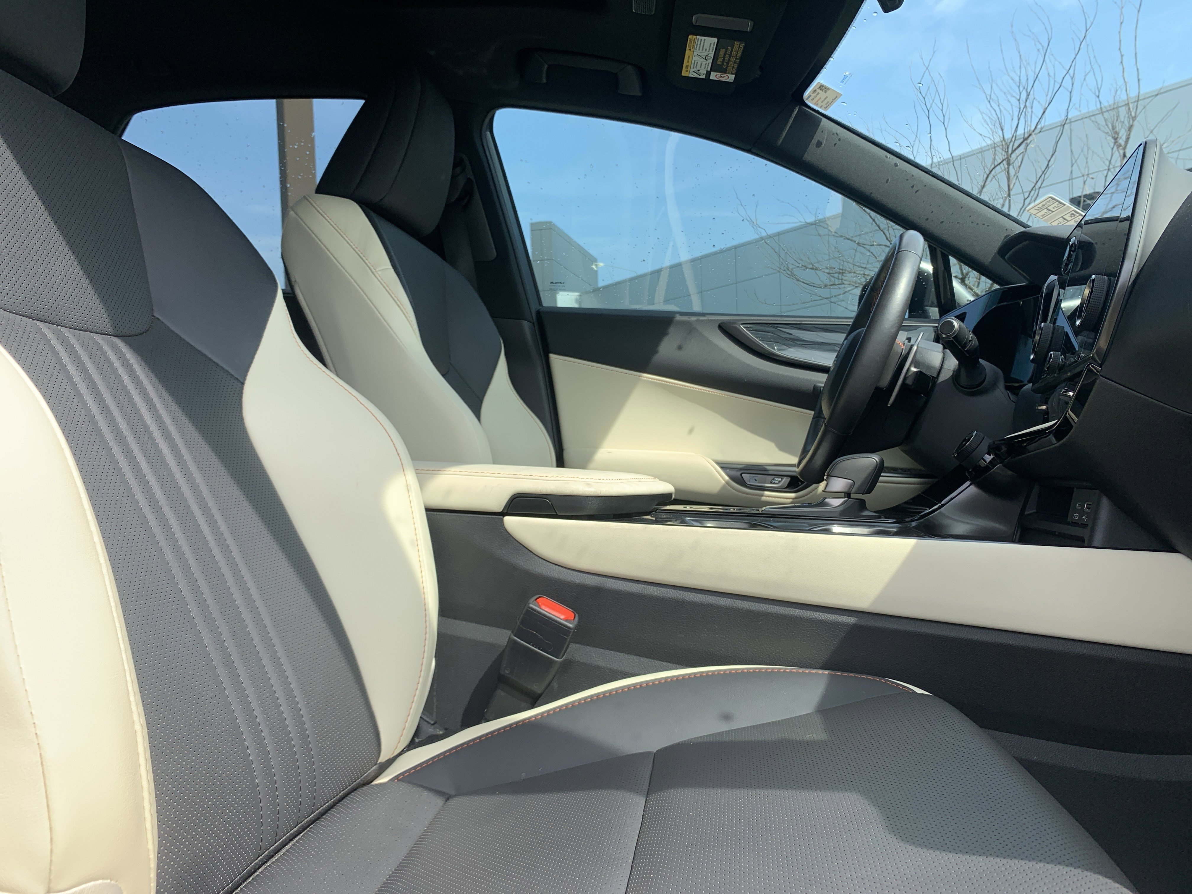 Used 2024 Lexus NX 250 FWD w/ Towing Package (2000 Lbs) image 35