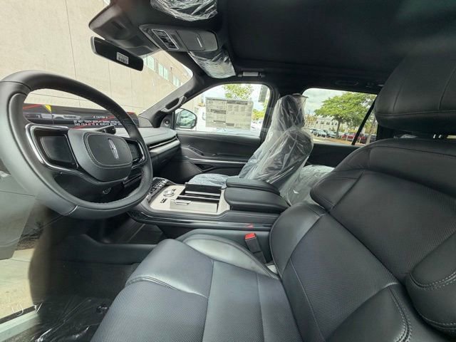 New 2025 Lincoln Navigator L Reserve w/ Jet Appearance Package image 6