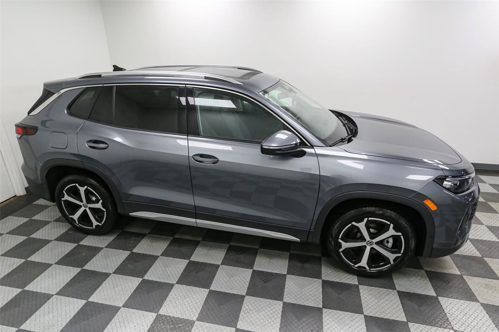 New 2026 Volkswagen Tiguan SE AWD/4WD image 5