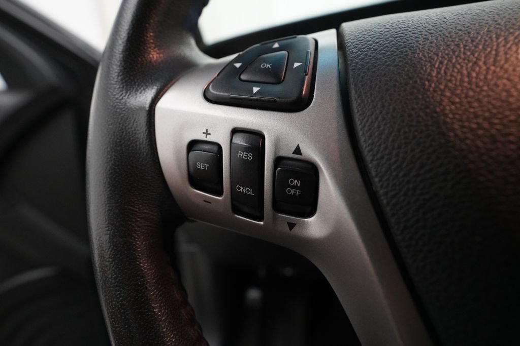 Used 2018 Ford Taurus SEL FWD image 19