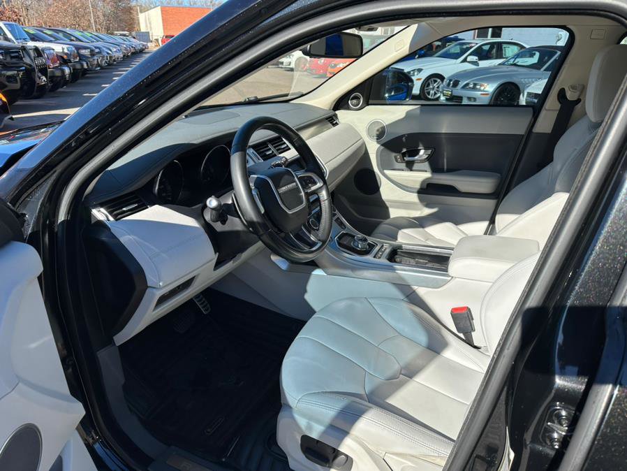 Used 2015 Land Rover Range Rover Evoque Pure Premium image 11