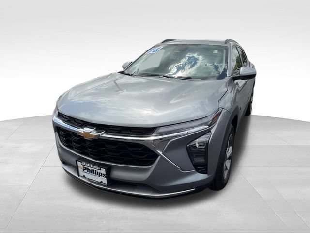 Certified 2026 Chevrolet Trax LT FWD image 2