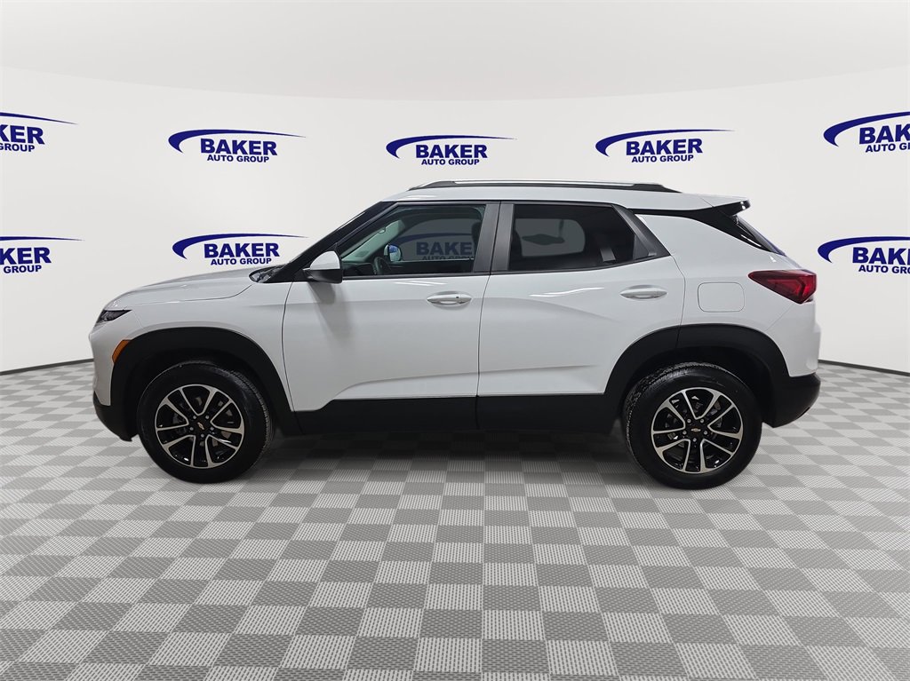 Certified 2025 Chevrolet TrailBlazer LT w/ Driver Confidence Package image 8