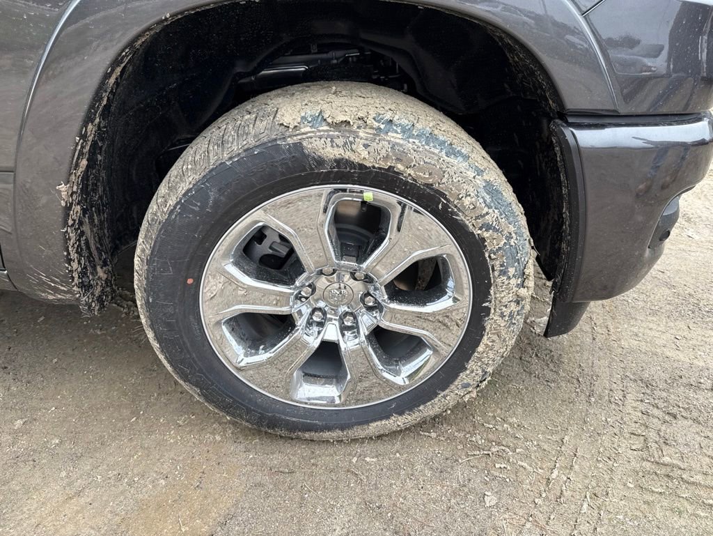New 2026 RAM 1500 4x4 Crew Cab image 9