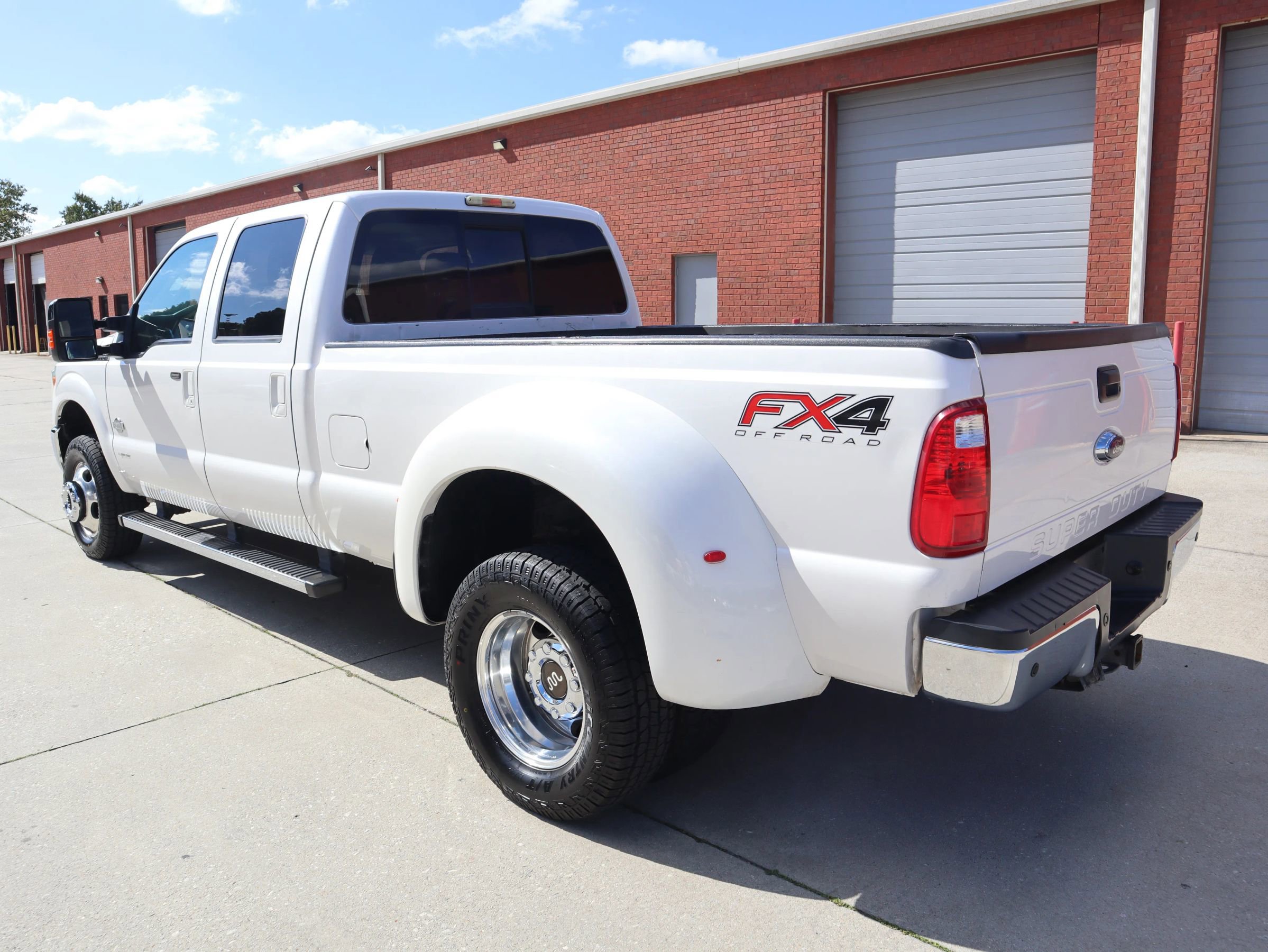 Used 2015 Ford F350 King Ranch w/ King Ranch w/Chrome Package image 3