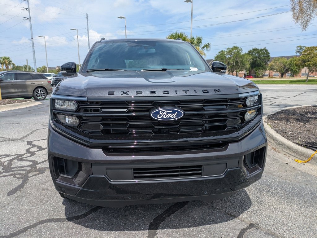 New 2027 Ford Expedition Max Platinum w/ Stealth Appearance Package RWD image 9