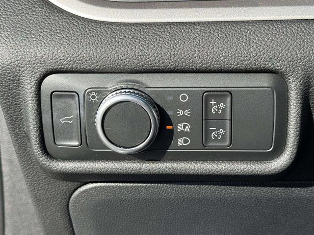 Used 2022 Ford Explorer XLT image 17