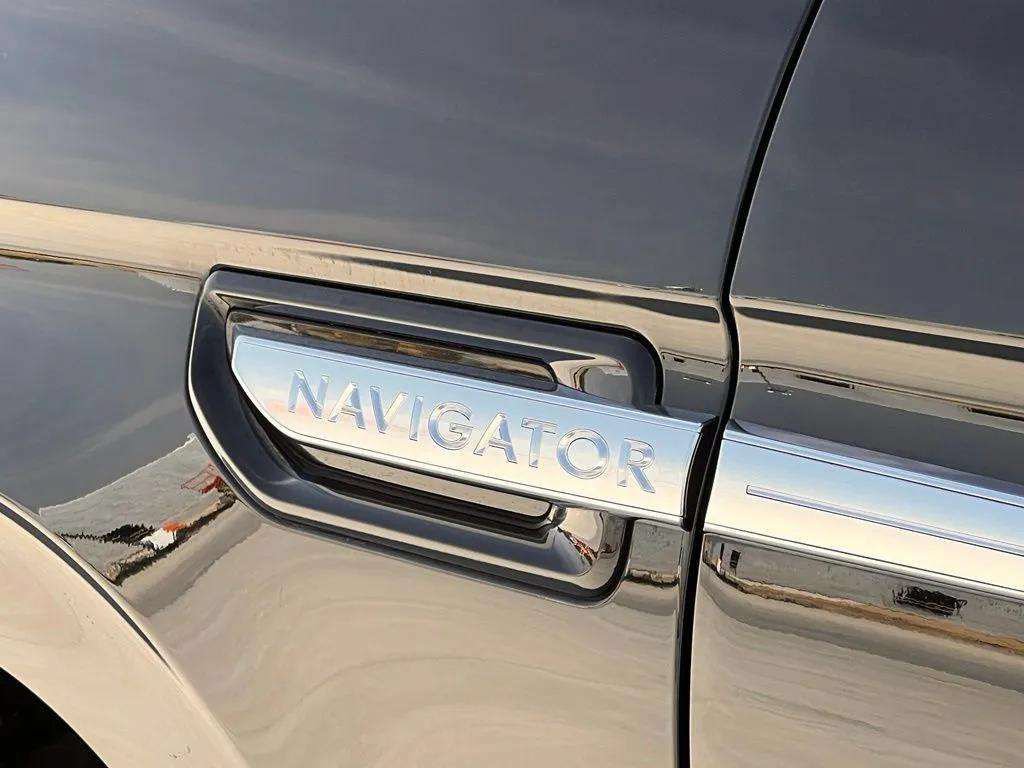 Used 2021 Lincoln Navigator L Reserve AWD/4WD image 40