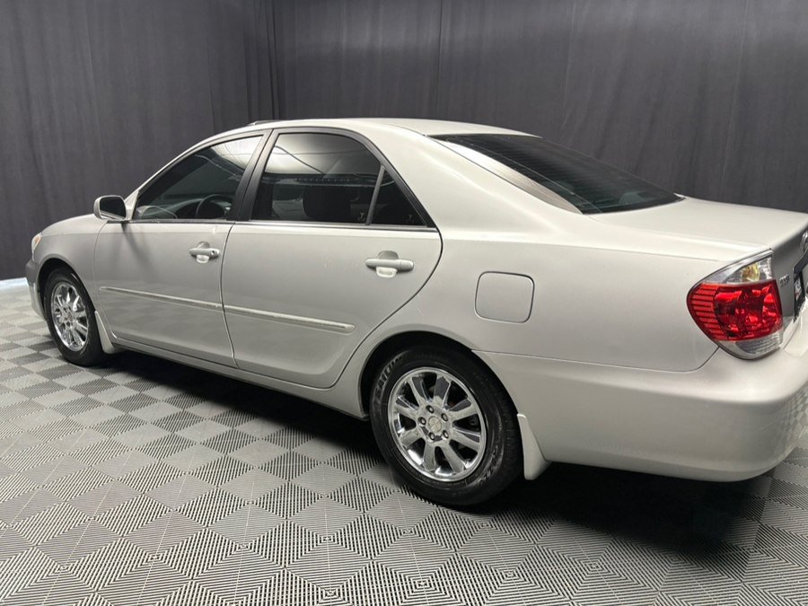 Used 2006 Toyota Camry XLE FWD Sedan 3.0L 6-Cyl image 16