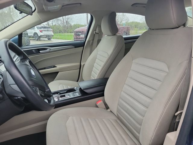 Used 2018 Ford Fusion SE w/ Fusion SE Technology Package FWD image 5