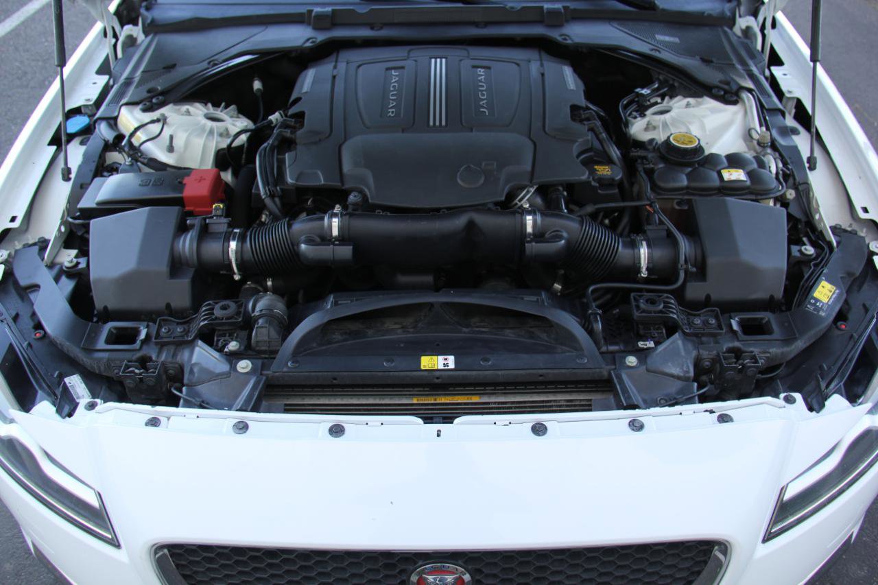 Used 2016 Jaguar XF Prestige RWD image 34