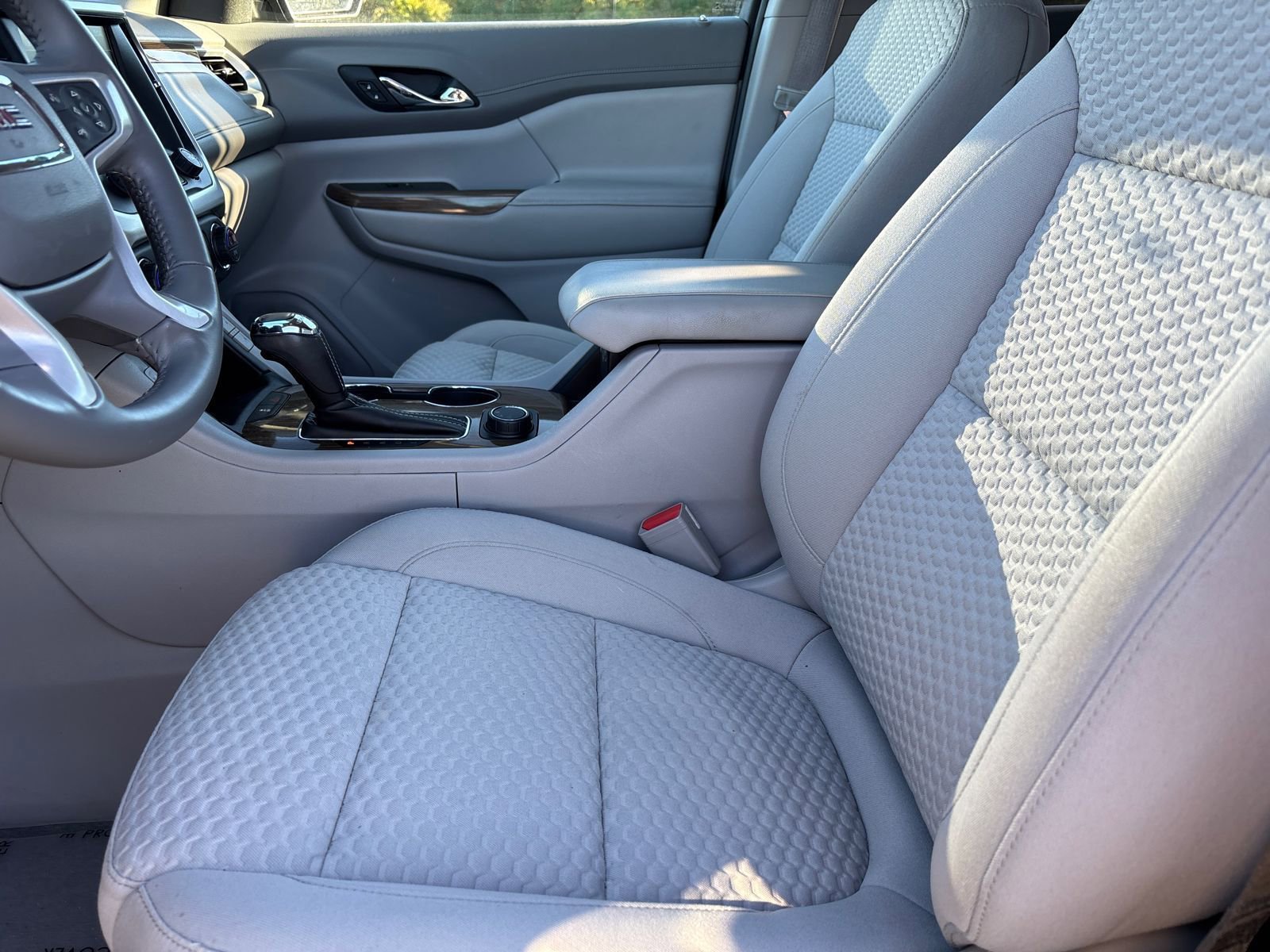 Used 2019 GMC Acadia SLE w/ Driver Alert Package I image 21