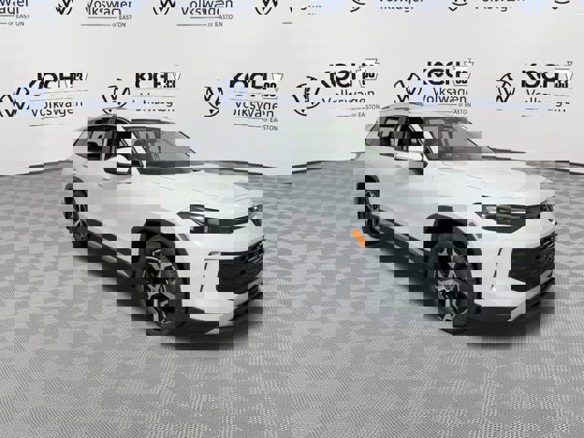 New 2025 Volkswagen Tiguan SE image 2