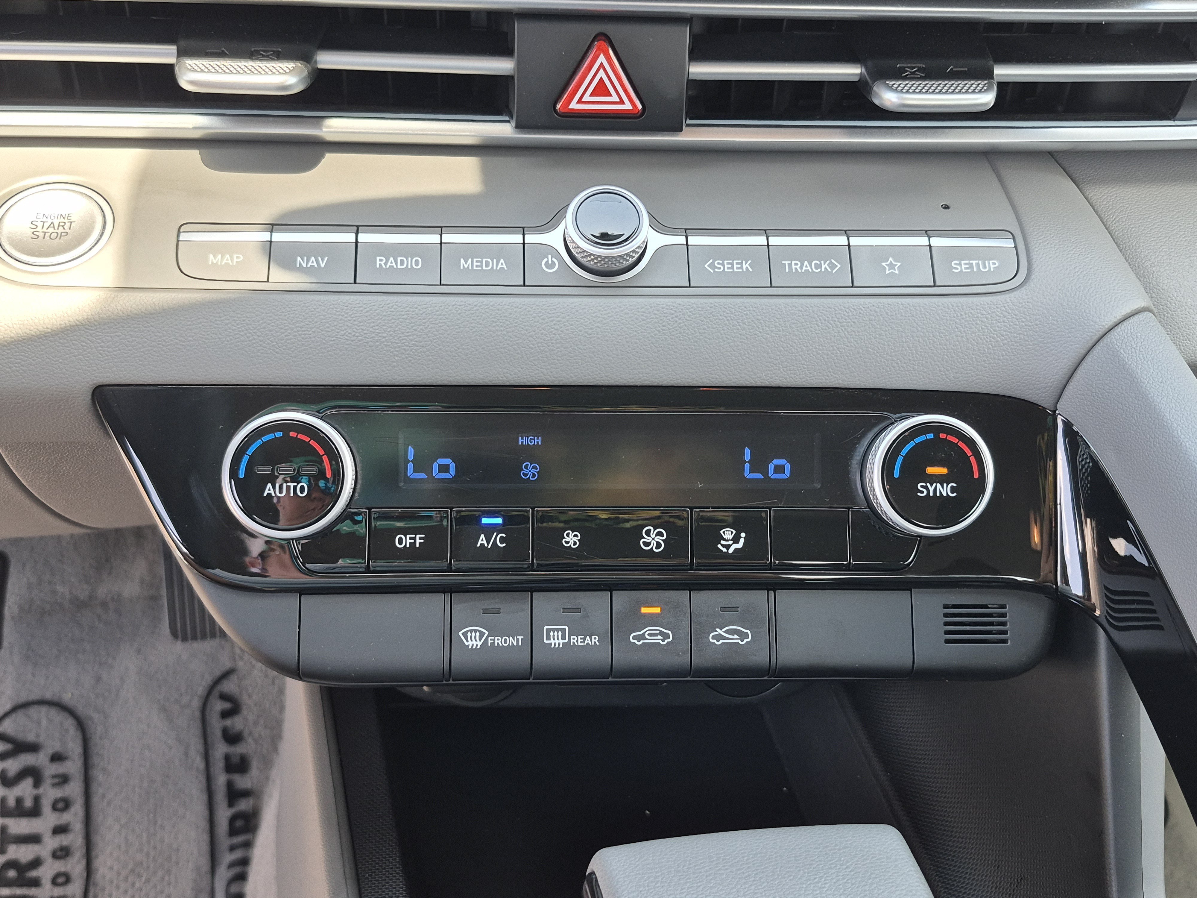 Certified 2024 Hyundai Elantra Blue FWD image 24