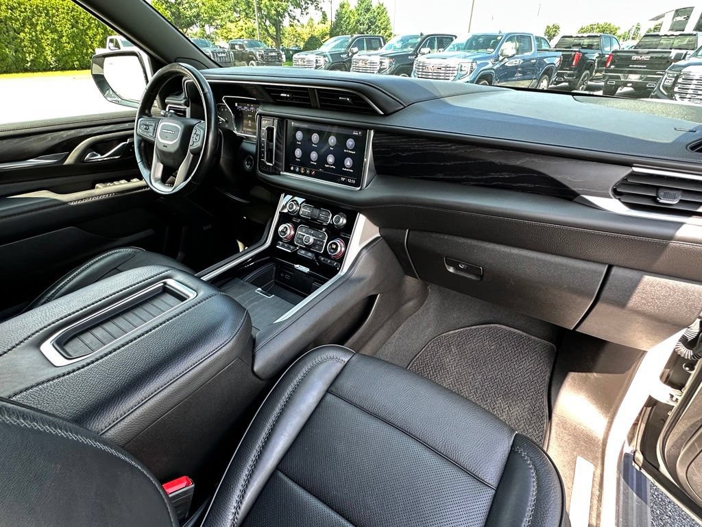 Certified 2021 GMC Yukon XL Denali w/ Denali Ultimate Package AWD/4WD image 17