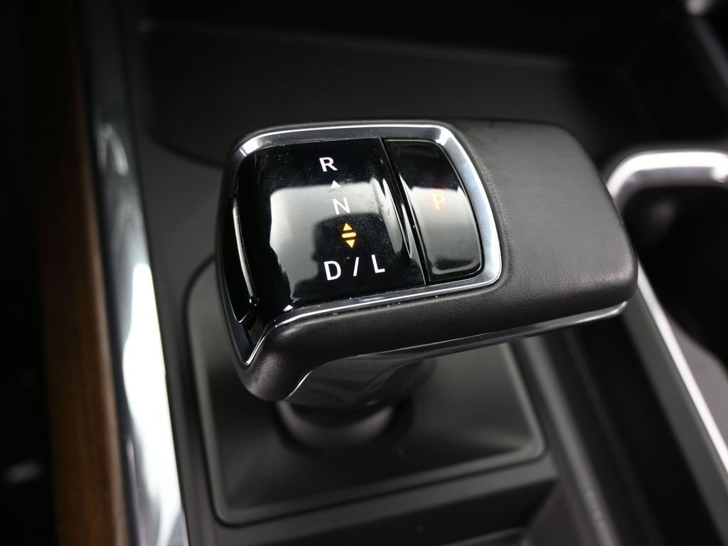 Used 2023 Chevrolet Silverado 1500 High Country w/ Technology Package image 34