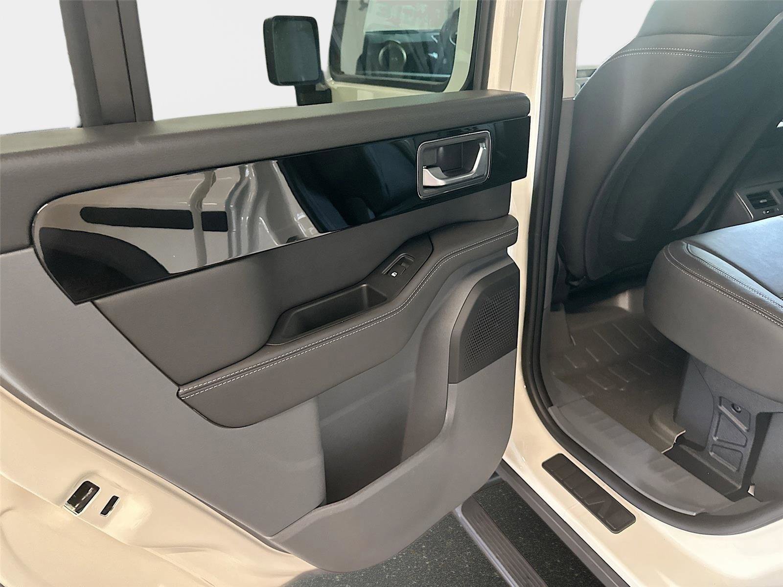 New 2025 INEOS Grenadier Fieldmaster Edition image 36