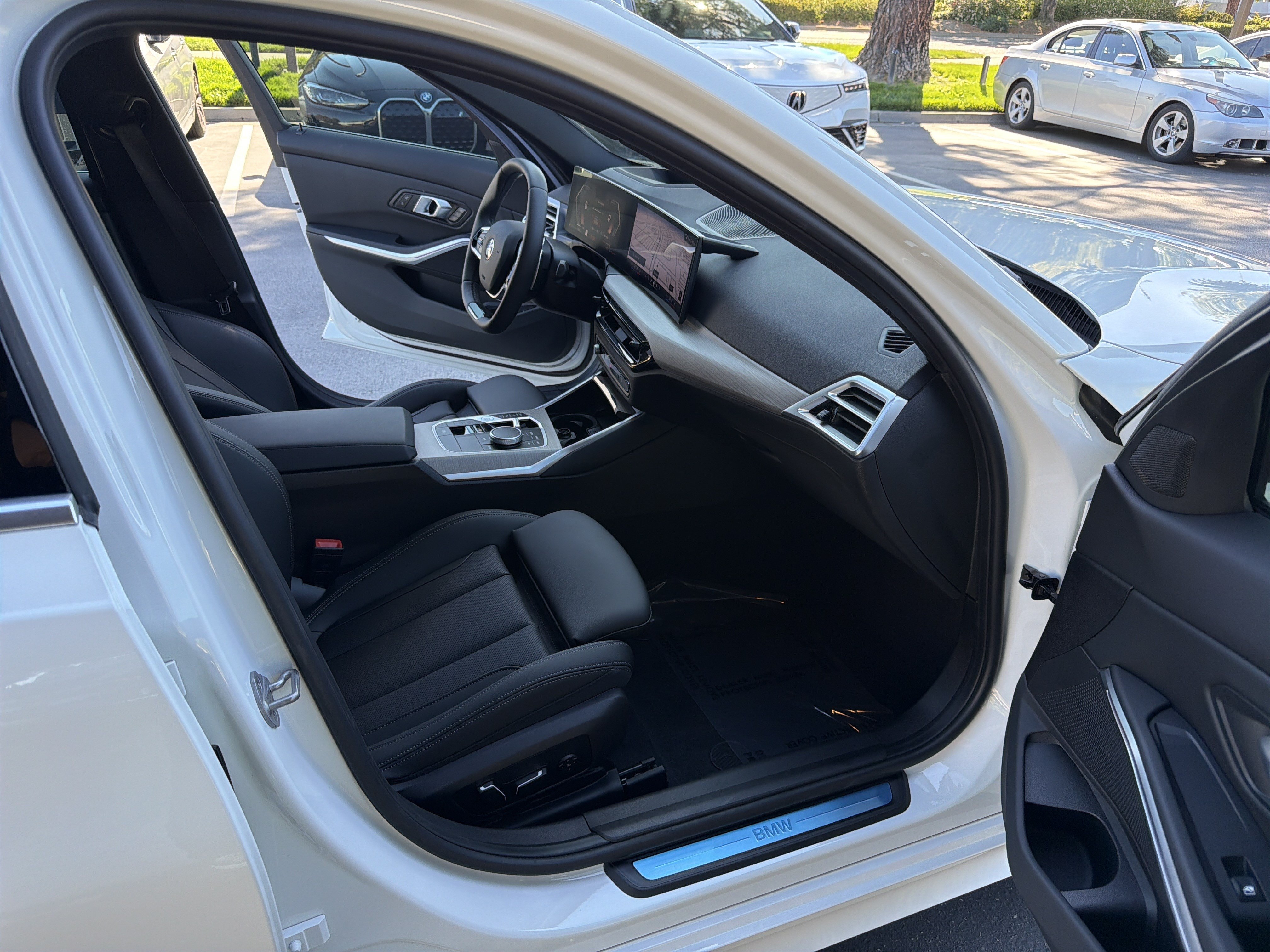 Used 2025 BMW 330i Sedan w/ Premium Package RWD image 46