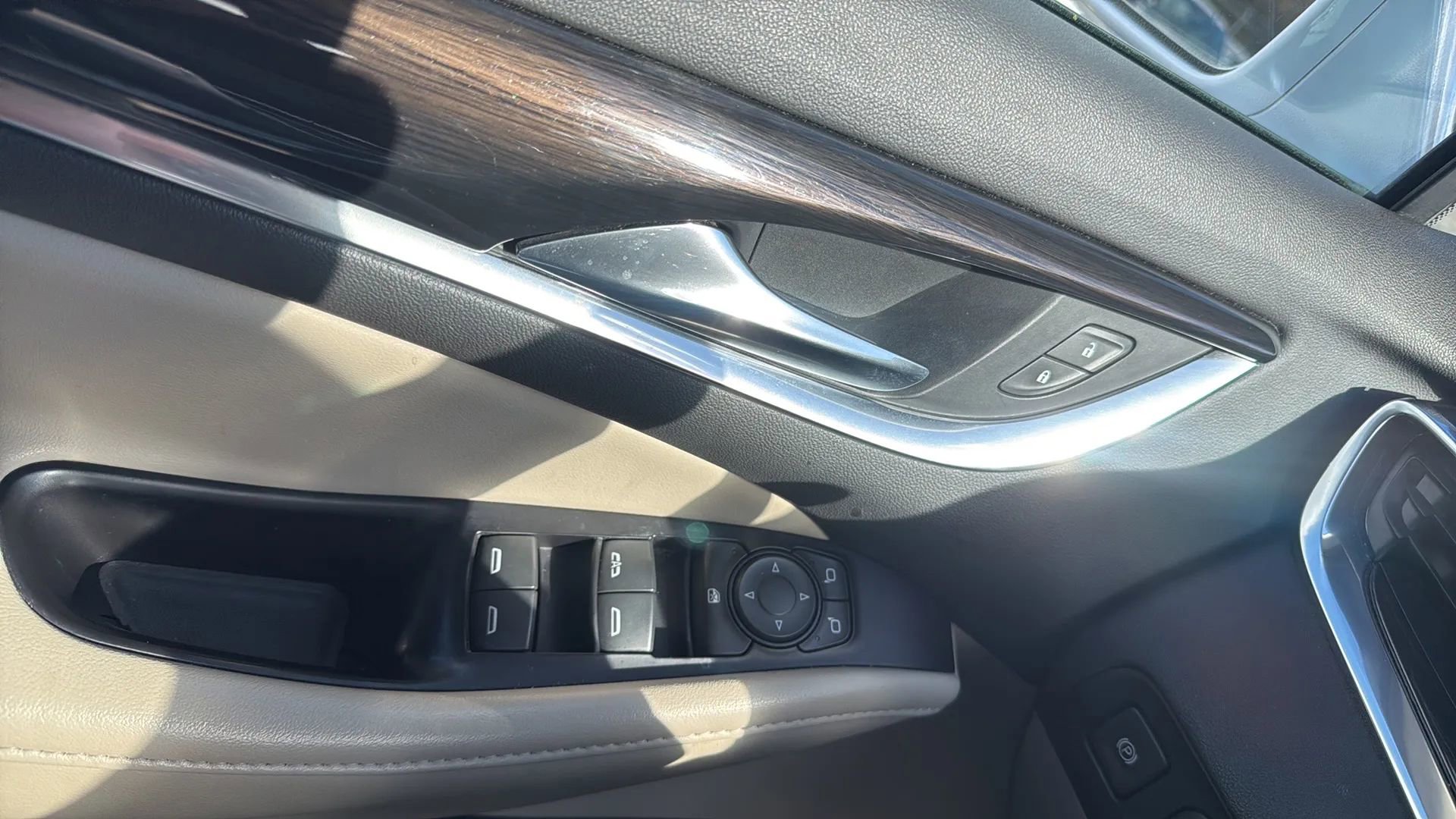 Used 2019 Buick Enclave Essence image 21