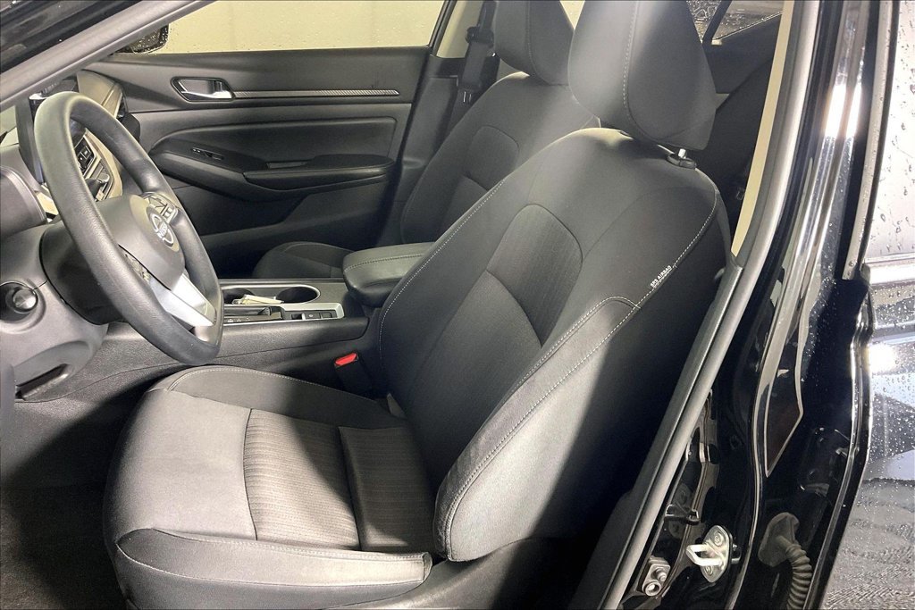 Used 2025 Nissan Altima 2.5 SV w/ SV Special Edition Package AWD/4WD image 32