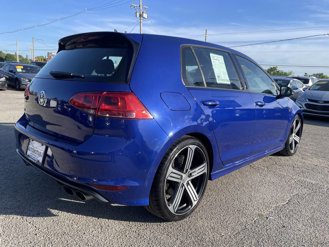 Used 2016 Volkswagen Golf 4-Door image 5
