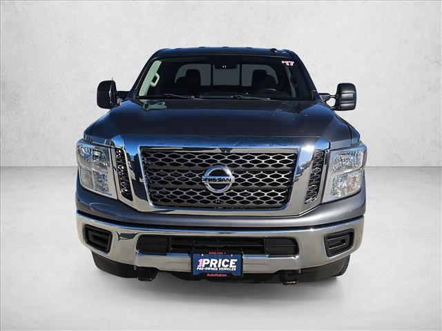 Used 2017 Nissan Titan SV image 2