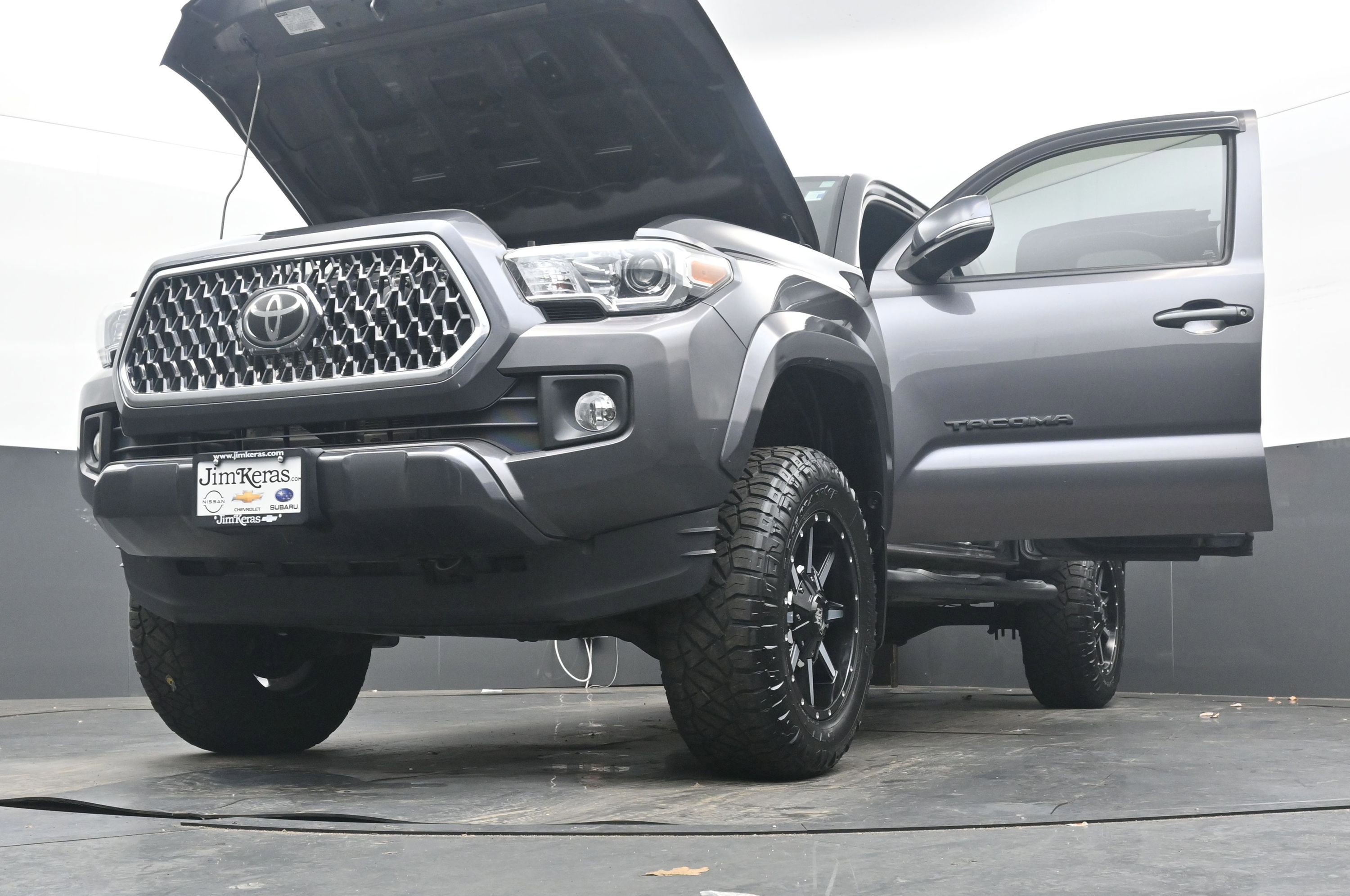 Used 2019 Toyota Tacoma TRD Sport w/ Technology Package image 36