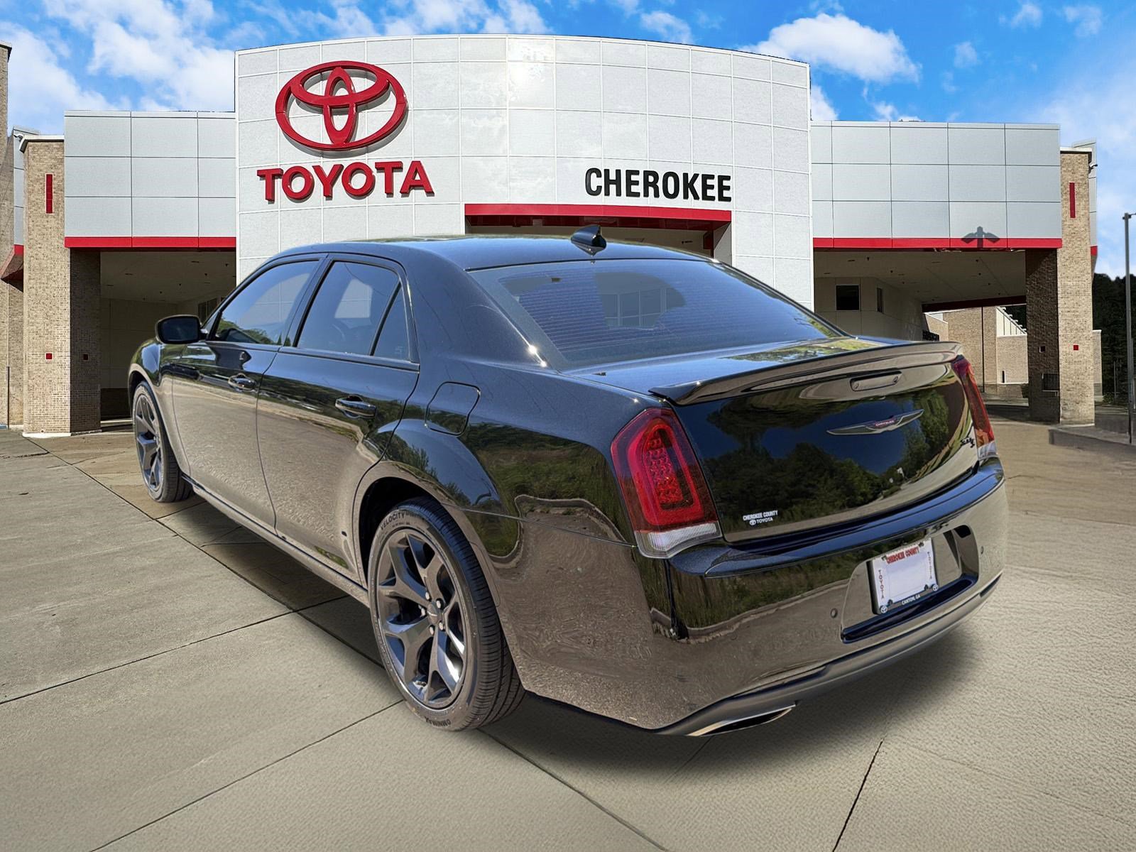 Used 2021 Chrysler 300 S w/ Comfort Group RWD image 7