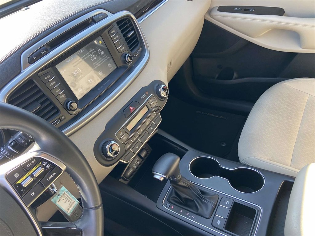Used 2019 Kia Sorento LX w/ LX Convenience Package image 25