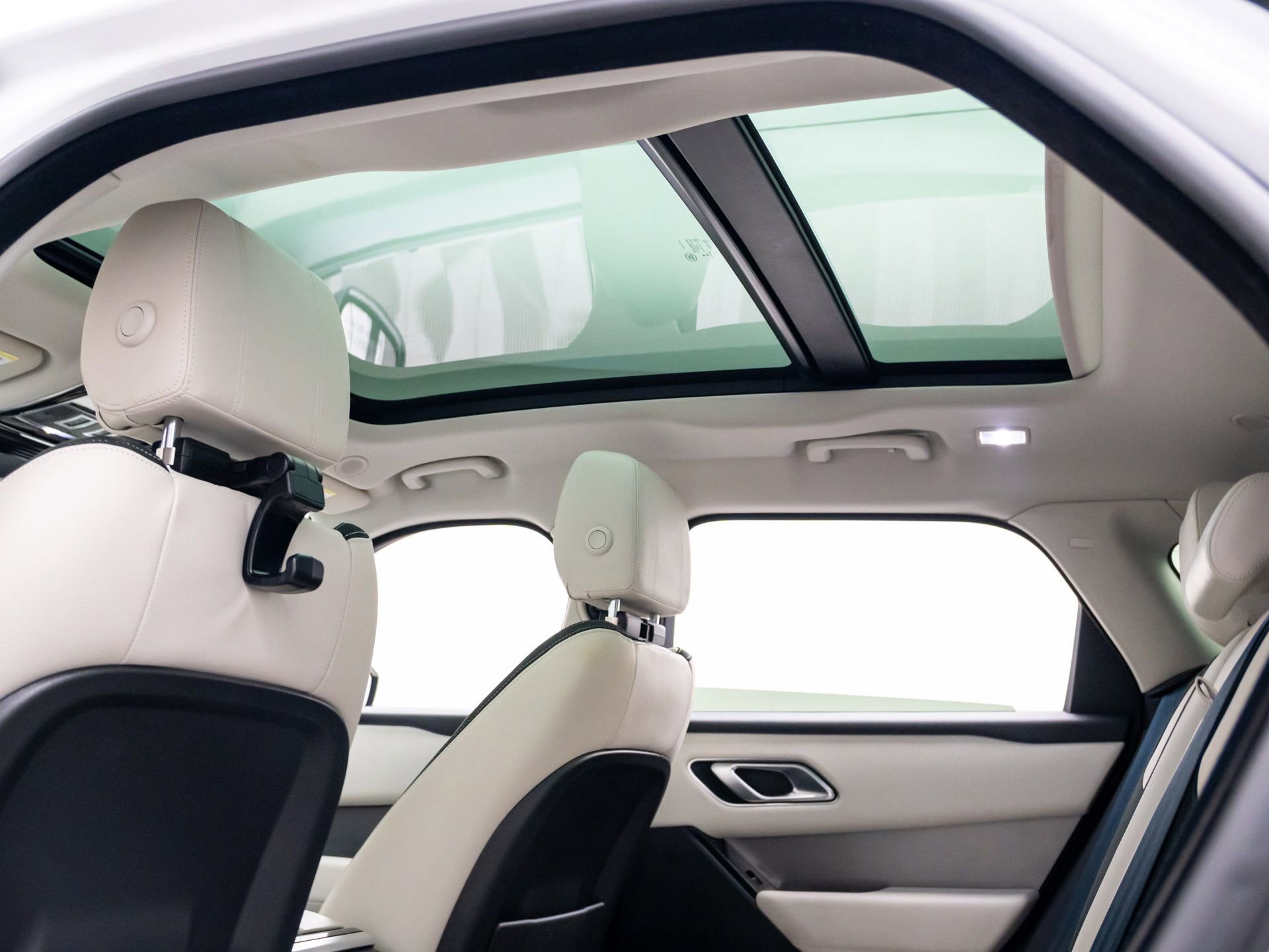 Used 2021 Land Rover Range Rover Velar S image 18