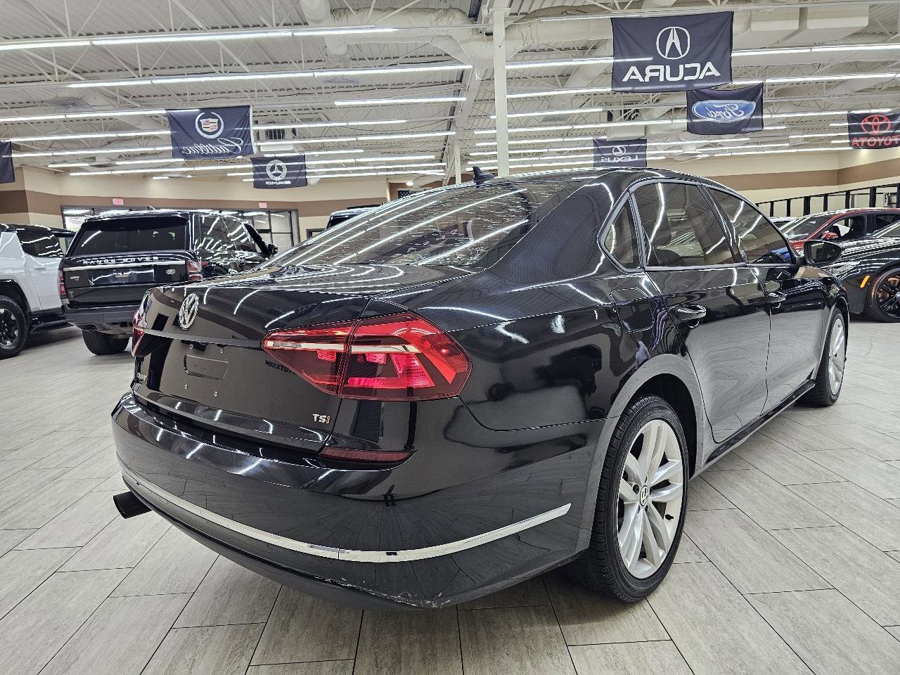 Used 2019 Volkswagen Passat Wolfsburg Edition FWD image 6